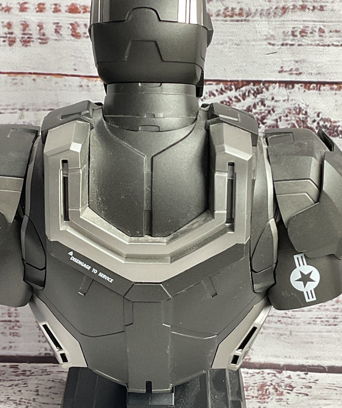 Hot Toys Iron Man 3 War Machine 1/4 Scale Bust Figurine
