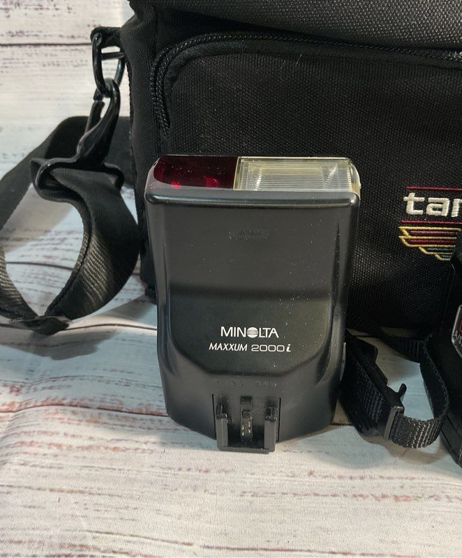 Minolta Maxxum 5000i Film Camera With AF 35-80mm Lens & Maxxum 200i Flash W/ Bag
