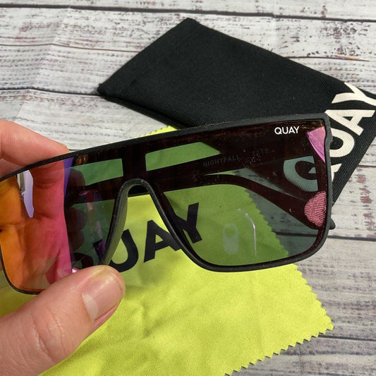 QUAY Nightfall 1212 Black Polarized Lens Shield Sunglasses Sunglasses w/ Case