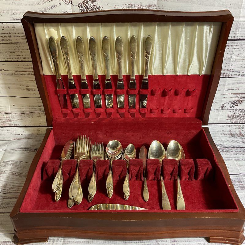 ANTIQUE COMMUNITY ONEIDA Lady Hamilton Flatware Set w/Case- 5O PIECES