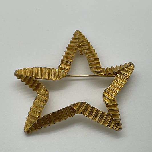 VTG. VANS Authentics Gold Tone Textured Star Brooch- 2.5"