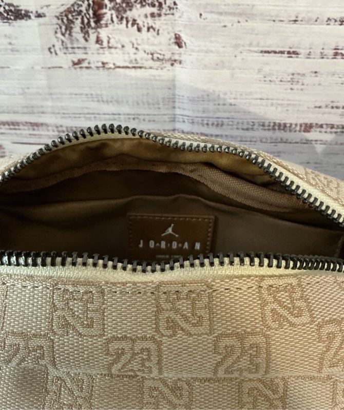NWT Women's Jordan Brown/Beige Crossbody bag