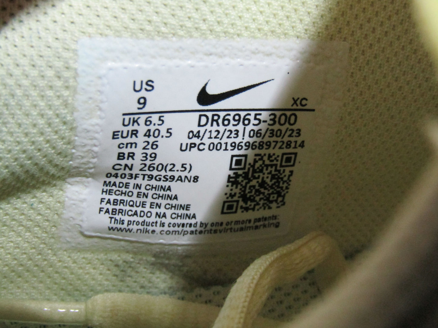 Nike Air Zoom Vapor 11 Women's Luminous Green Low Top Sneakers Size 9 DR6965-300