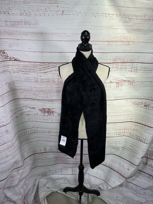 NWT UGG Women's Plush Knit Black Scarf