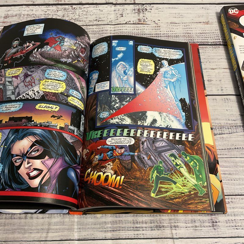 Lot Of 2 Deluxe Hardcover Comics Superman Unchained New 52, JLA Tower Of Babel