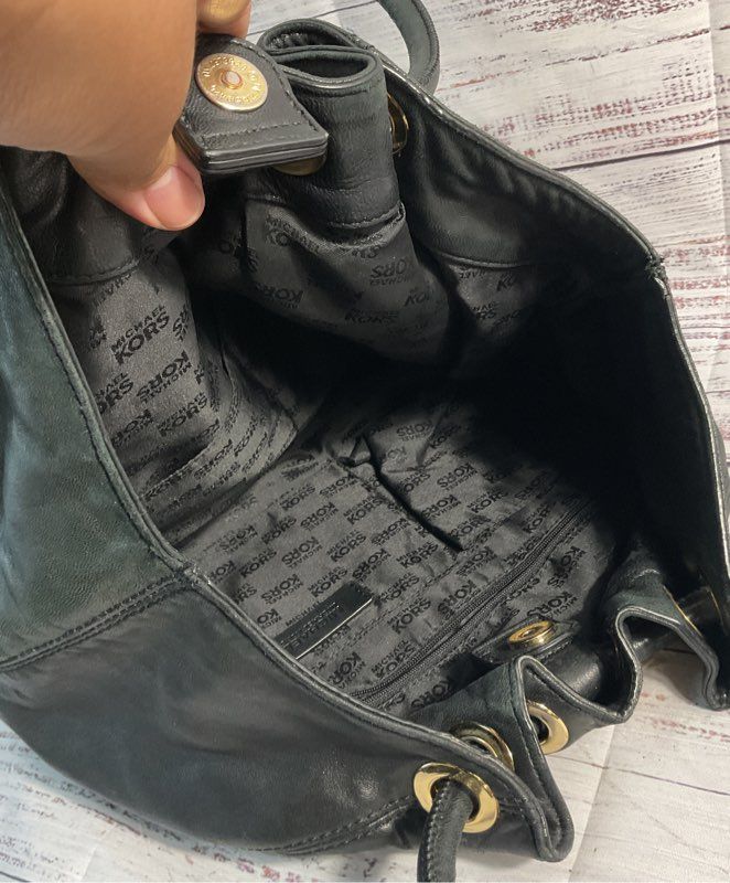 MICHAEL KORS ASTOR Black Pebbled Leather Tassel MK Ring Tote Shoulder Bag