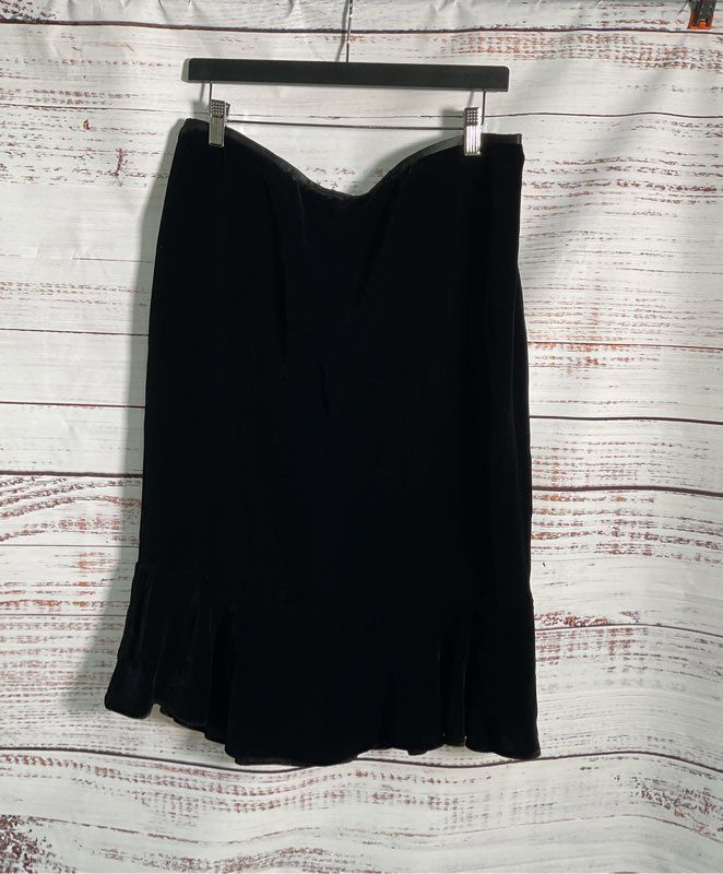 NWT Women's Armani Collezioni Black Velvet Skirt Size 12 Retail $525