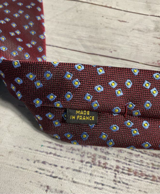 Charvet Place Vendome 100% Silk Men's Geometric Pattern Dark Red Tie France