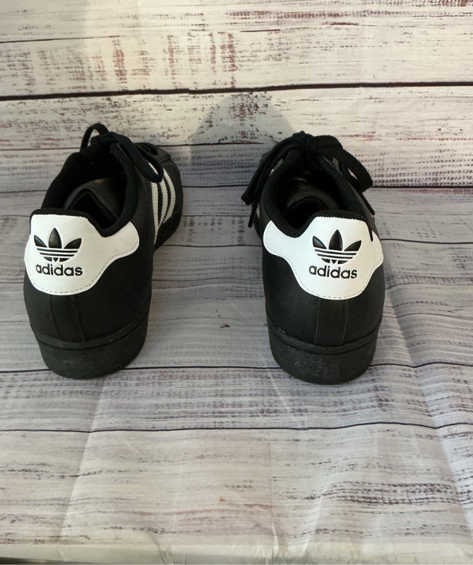 Men's Adidas Superstar Black Sneaker Size 10