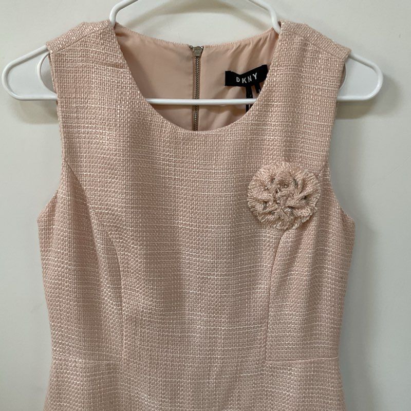 NWT DKNY Women's Peach Tweed Shift Dress with Flower Brooch- SZ 4