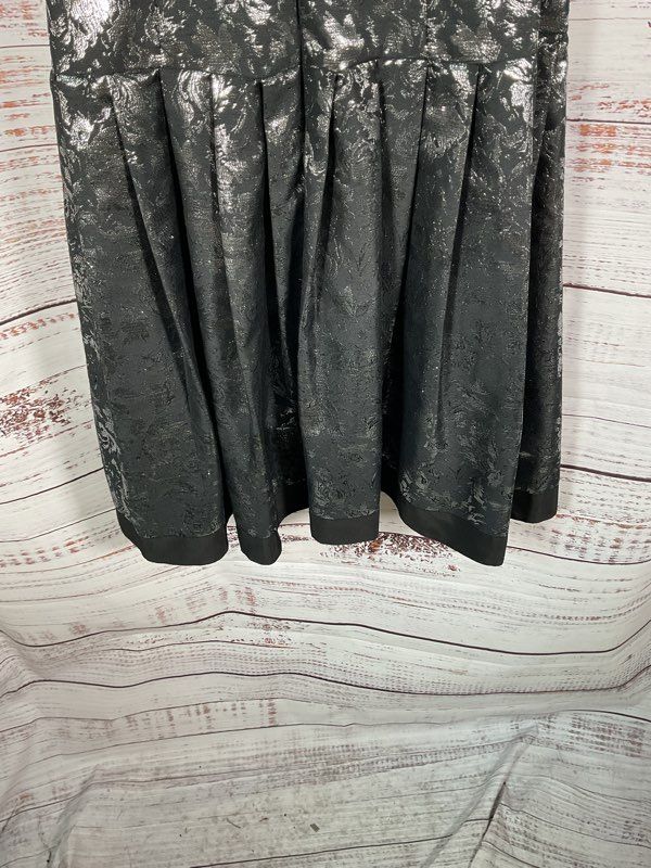 Carmen Marc Valvo Women's Black & Silver Metallic Floral Dress - Size 10