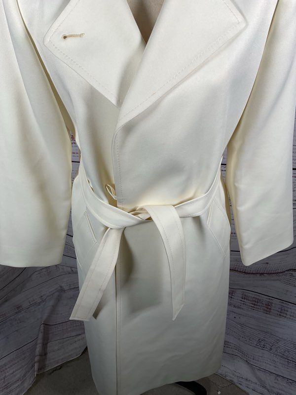London Fog Maincoats Women's White Wrap Closure Coat Size 8