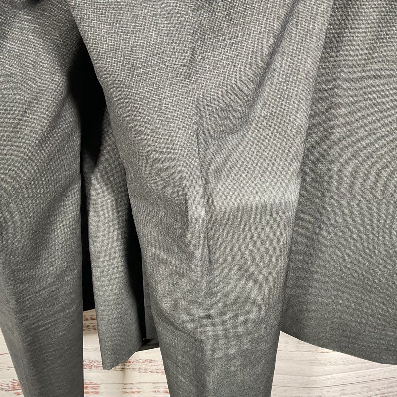 Hugo Boss 2 Piece Patterned Gray Men's Suit 34 in. Waist
