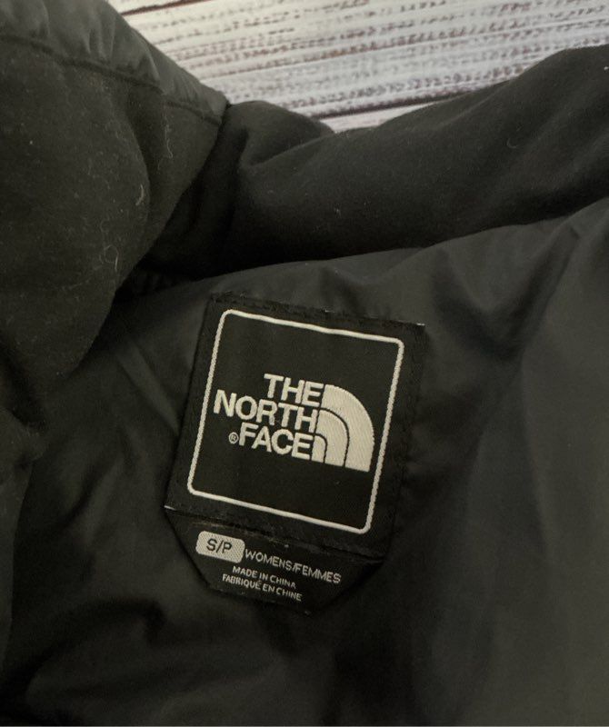 Women's The North Face Black Quilted Vest Size S