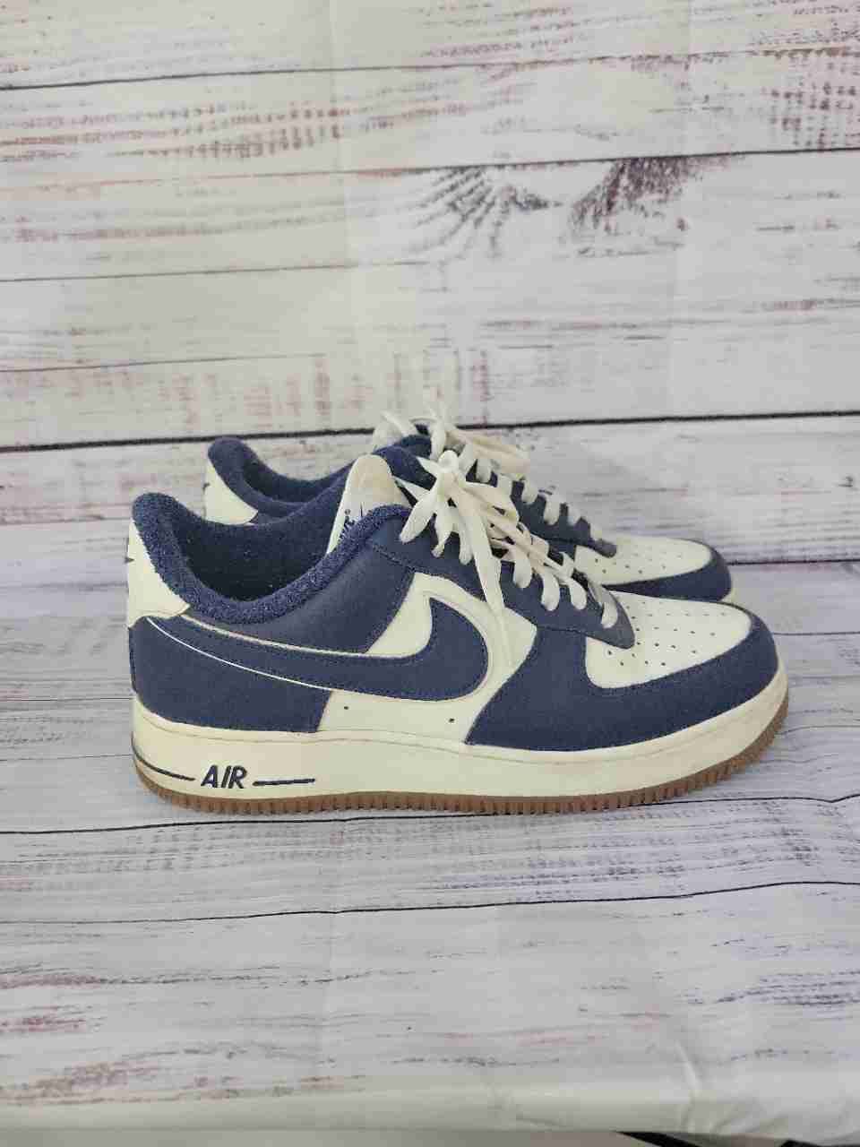 Men's Nike Air Force 1 Navy/white Sneaker Size 9