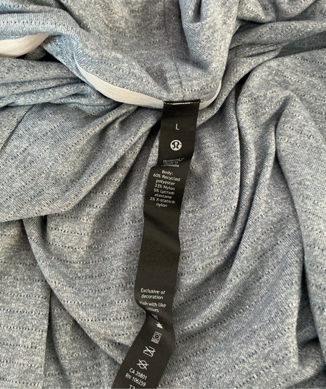 Men's Lululemon Bluegray Long Sleeve Pullover with hood Size L
