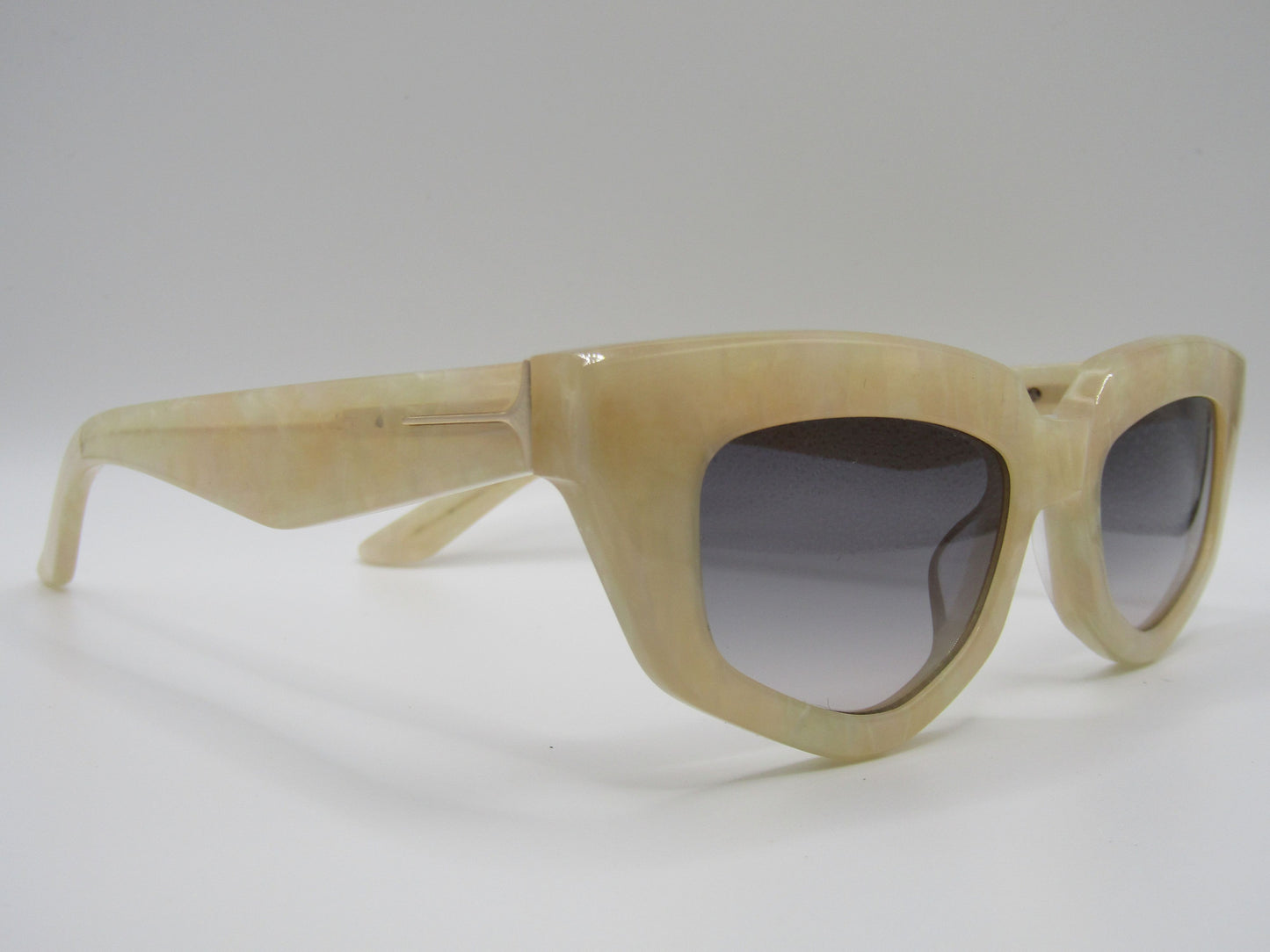 Dezi On Read Women's Limestone Smoke Acetate Cat Eye Sunglasses