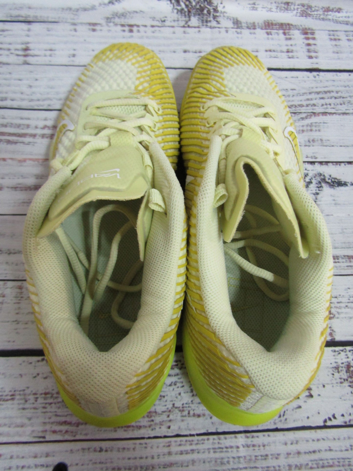 Nike Air Zoom Vapor 11 Women's Luminous Green Low Top Sneakers Size 9 DR6965-300