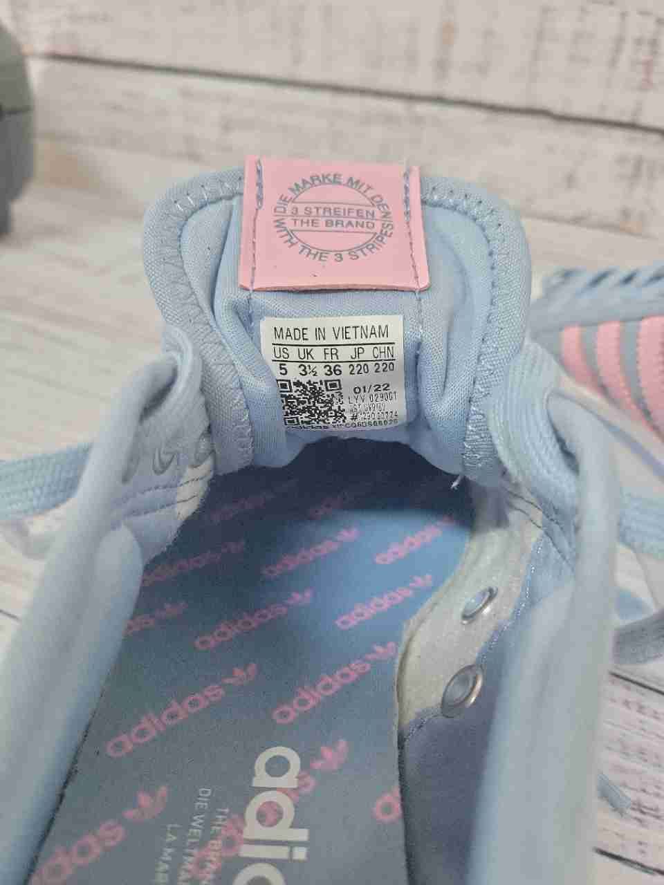 Women's adidas Nizza Platform Blue w/Pink Size 5