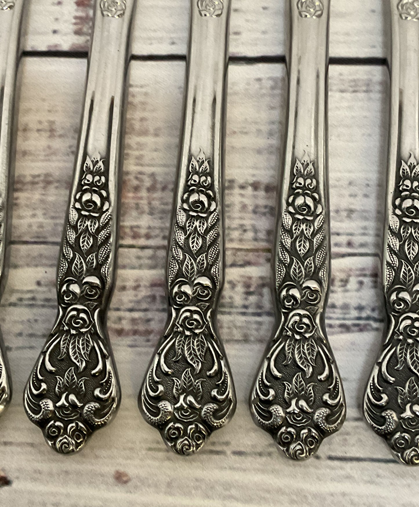 Versailles Japan Stainless Steel Rose Pattern Dinner Knives Lot of 7