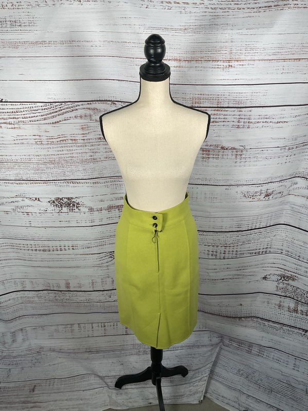 Women's Salvatore Ferragamo Green 100% Wool Skirt Size 26 Waist