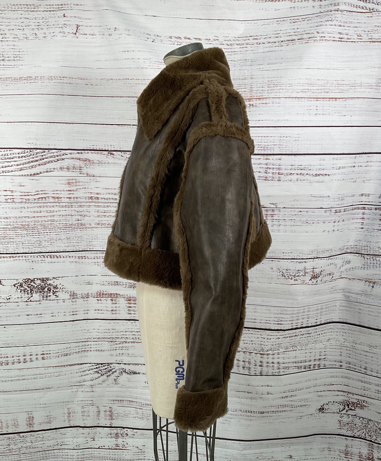Cider City Chic Faux Shearling Zipper Jacket in Shade 'Coffee' - Size 4