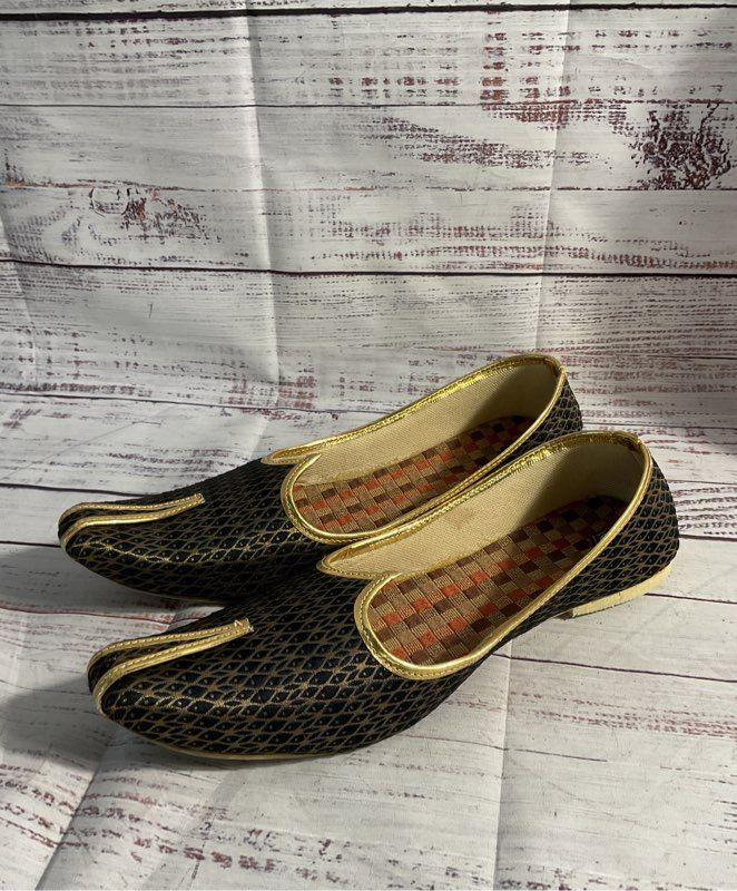 Manyavar Black & Gold Slip-On Men's India Dress Shoes Size 11