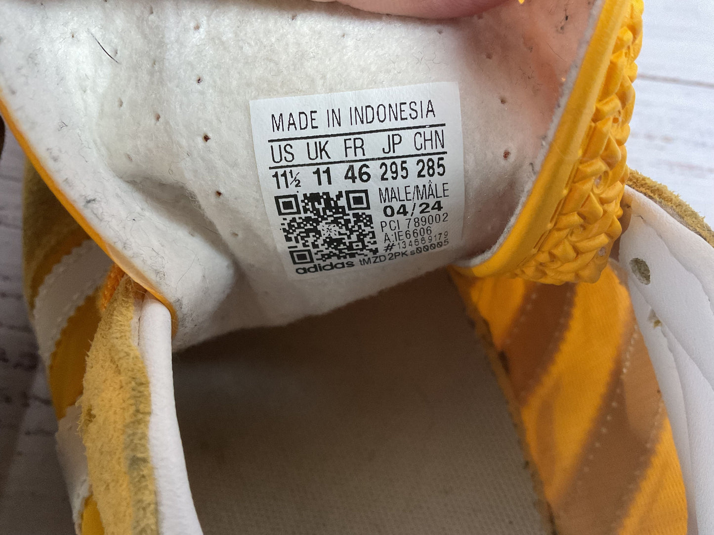 adidas Gazelle Crew Yellow Athletic Shoe Men's 11.5