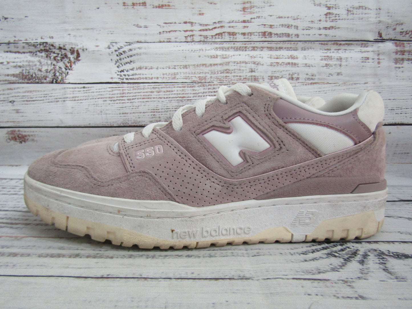New Balance 550 Women's Lilac Chalk Suede Low Top Sneakers Size 8.5 BBW550PB