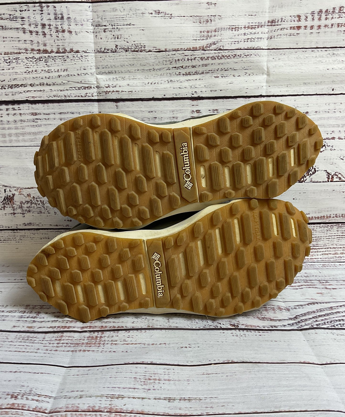 Columbia Out Dry Gray Athletic Shoe Outdoors/Running/Walking Women 8