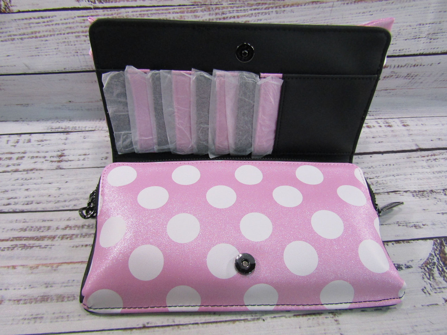 Disney Loungefly Minnie Mouse Floral Rock The Dots Clutch Crossbody Bag