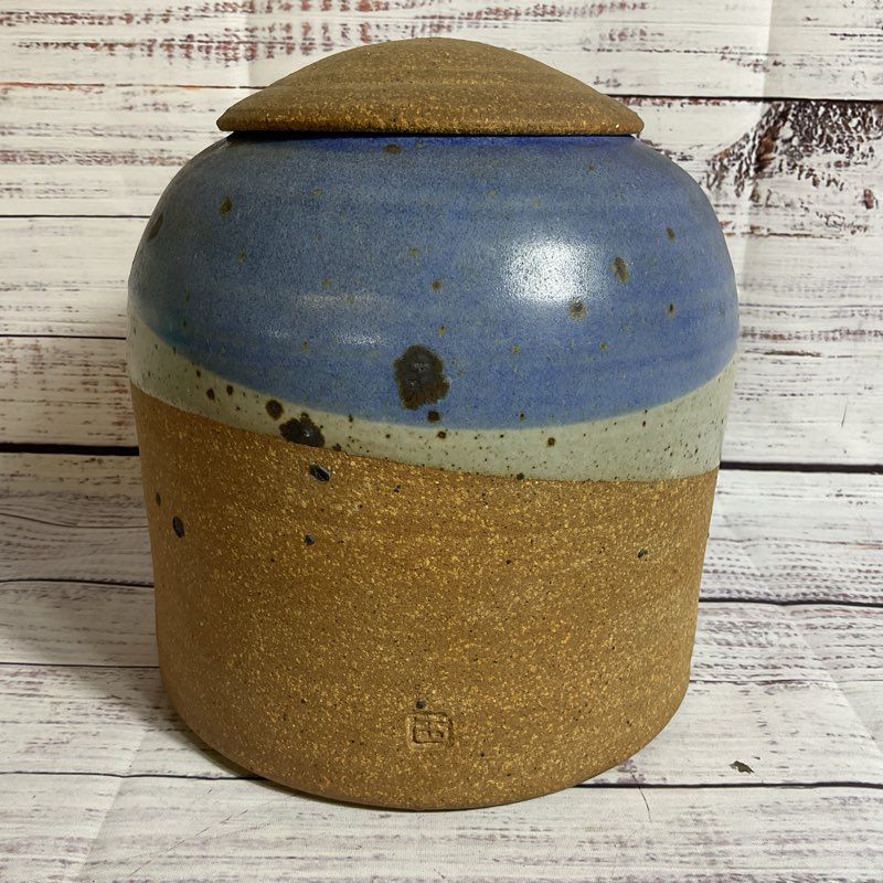 VTG. Modernist BRYON TEMPLE Pottery Jar with Lid- 7.5"