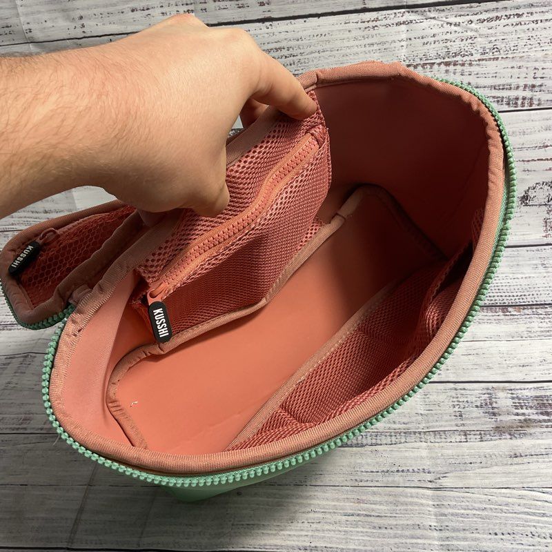 NWT Kusshi Green Neoprene Train Case Makeup Bag