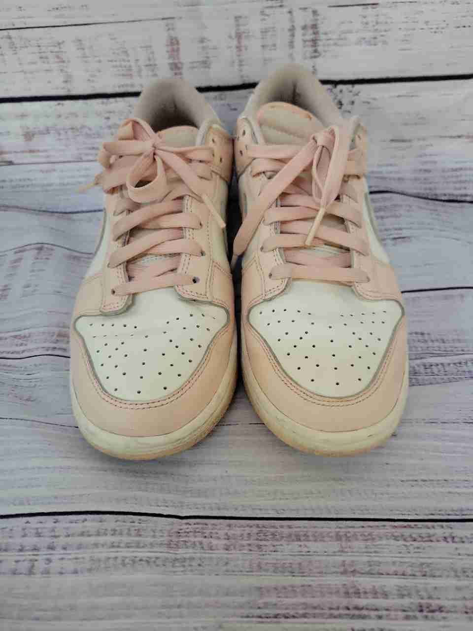 Women's Nike Dunk low Pink Sneaker Size 9