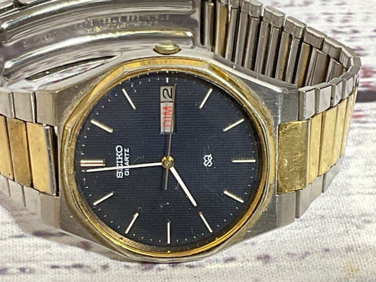 SEIKO 21773-7120 Two Tone 7.5" Navy Blue Dial Day Date Watch- NEEDS BATTERY