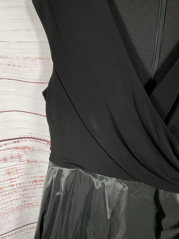 Rickie Freeman Teri Jon Women's Black Ruffled Fit and Flare Gown Dress Size 16
