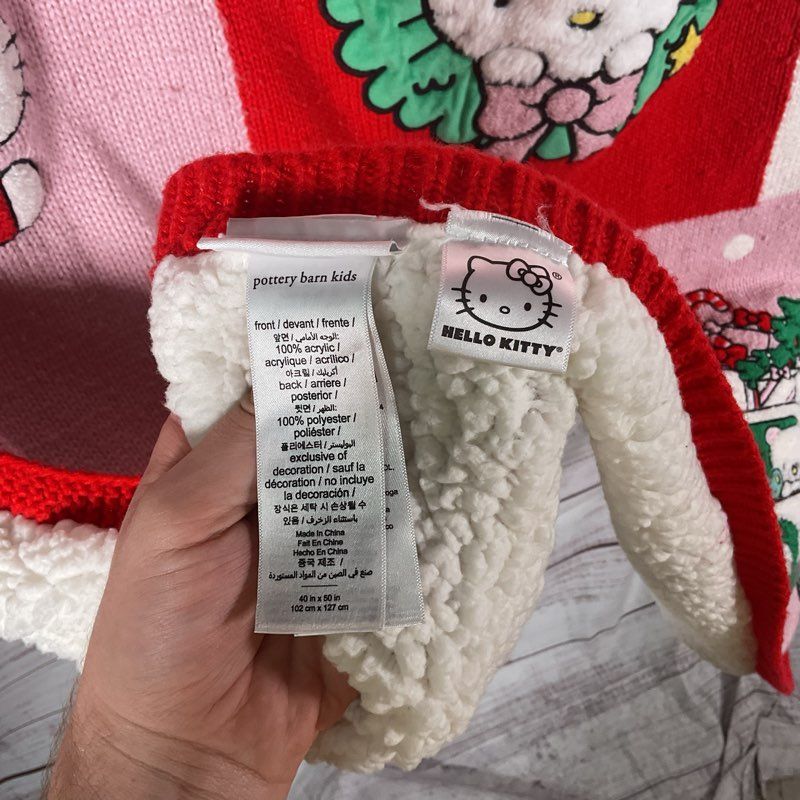 Pottery Barn Kids Hello Kitty Heirloom Christmas 50" Knit Sherpa Throw Blanket