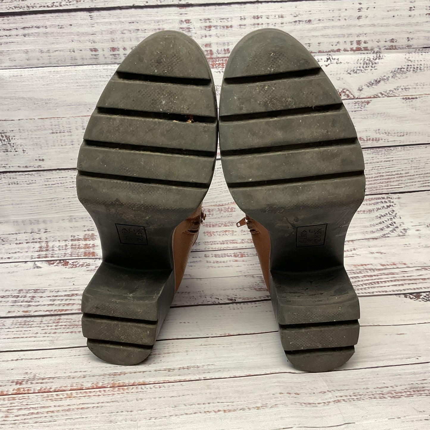 Naturalizer Brown Leather Bootie Boot Heel Chelsea Side Zip Women Size 6