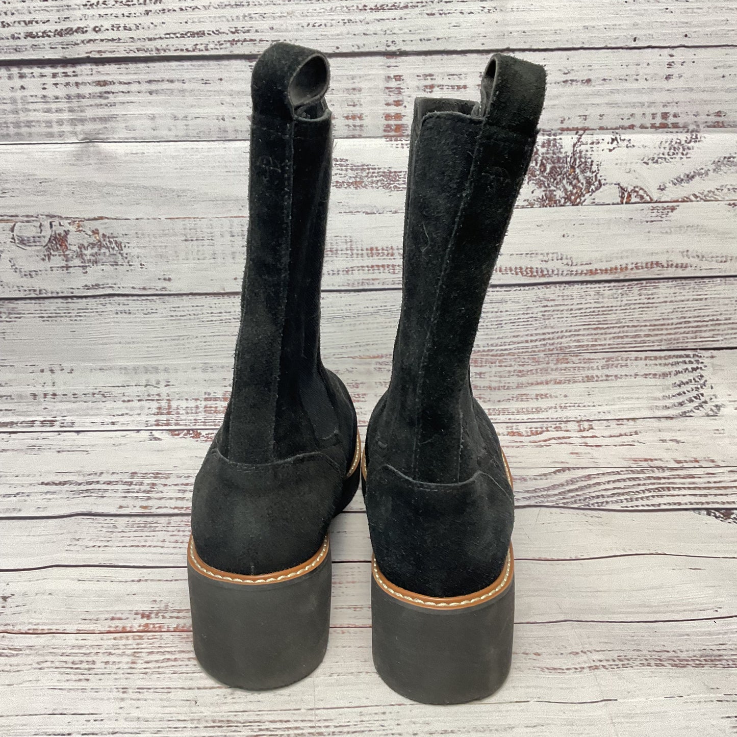 Naturalizer Black Suede Chelsea Boot Women Size 7.5