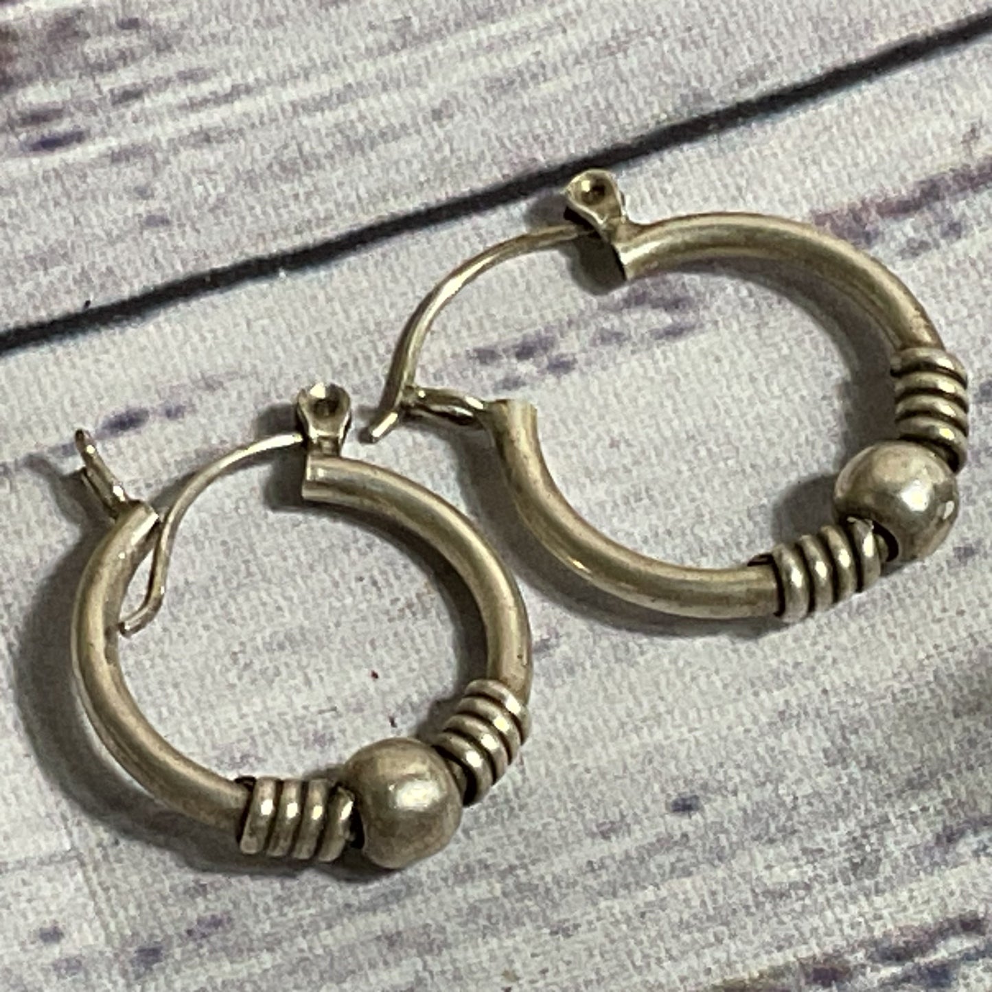 Balinese Sterling Silver Ball Hoop 1" Earrings- 3.26g