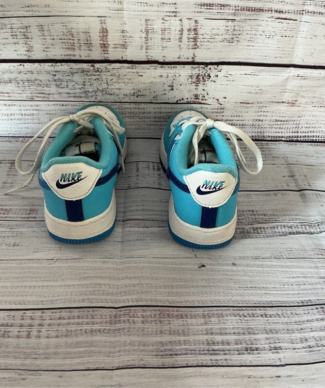 Children's Boys Nike Force 1 Lv8 Turquoise And White Sneaker Size 1 Y