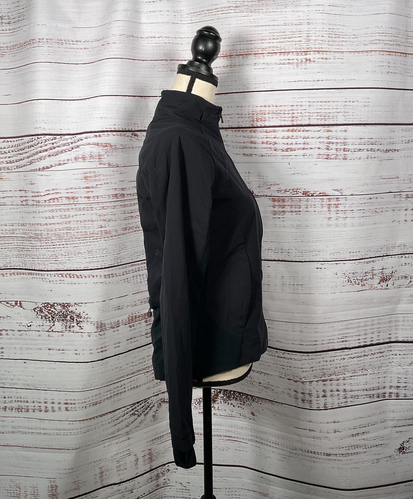 Lululemon Black Athletic Outdoor Fall/Winter Jacket - Size 6