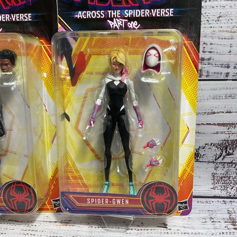NIB Miles Morales & Spider Gwen Marvel Spider-Man Spider-Verse Action Figure Set