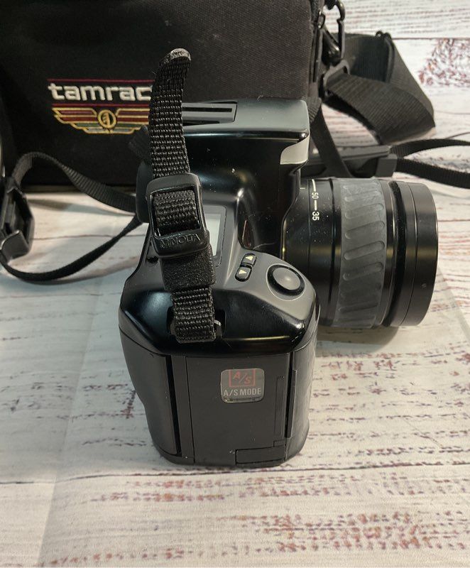 Minolta Maxxum 5000i Film Camera With AF 35-80mm Lens & Maxxum 200i Flash W/ Bag