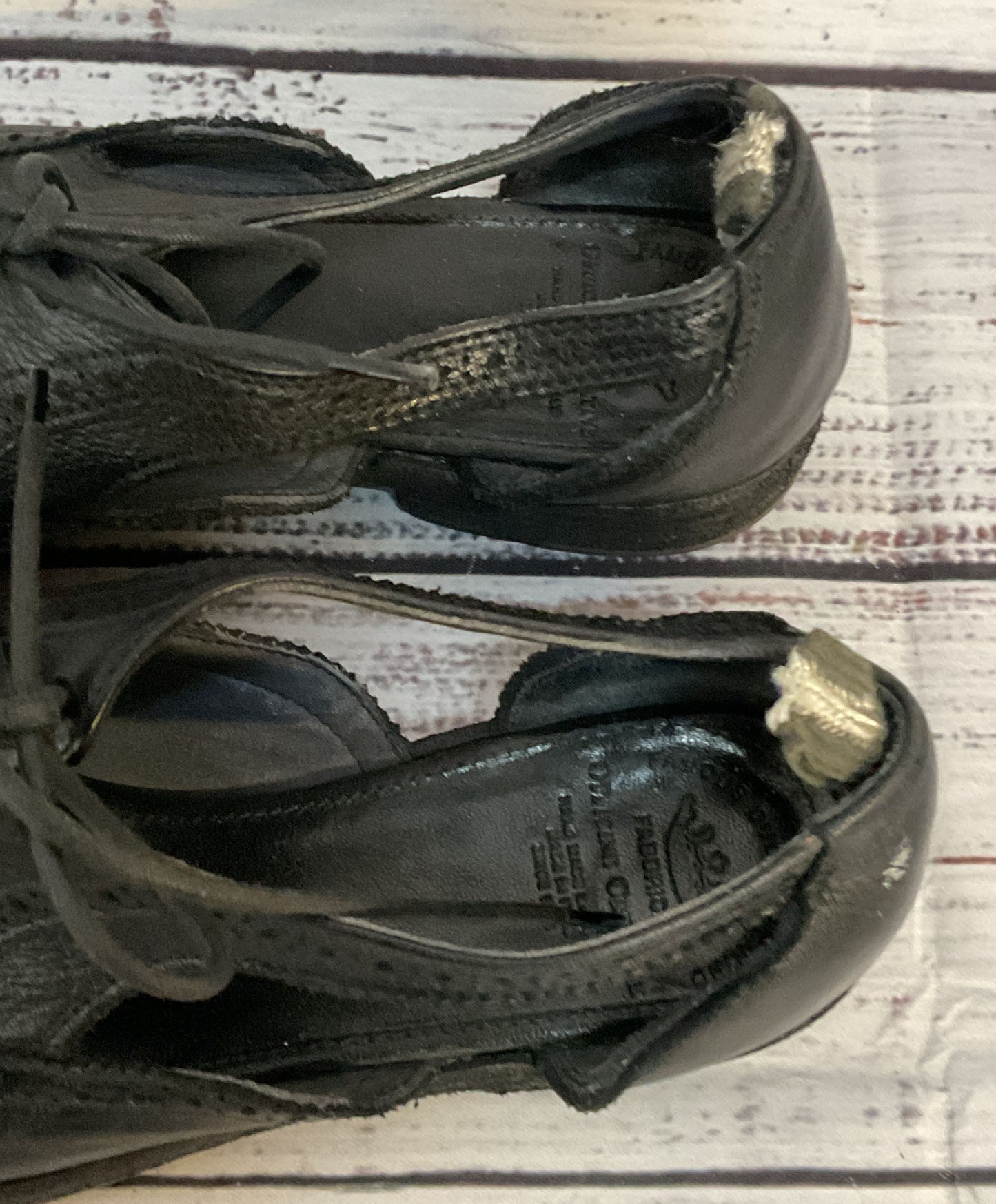 Officine Creative Leather Cut Out Wingtip Flats Black 6