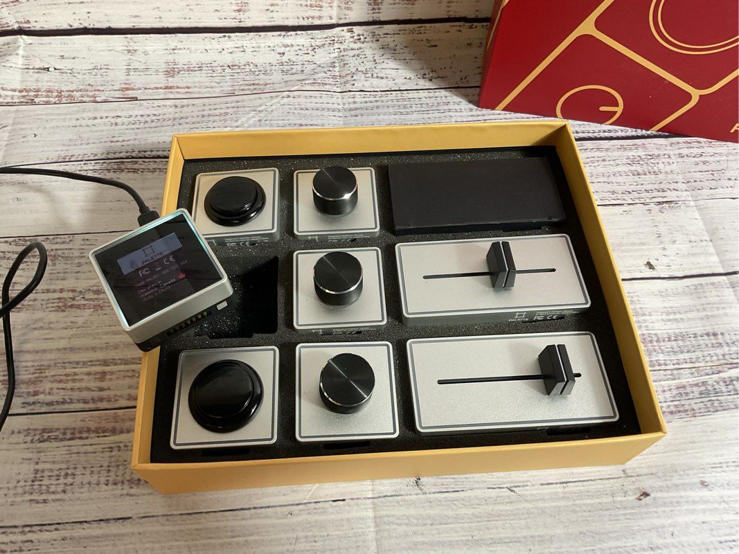 PALETTE Expert Kit Tactile Universal Editing Remote Control Modules Set
