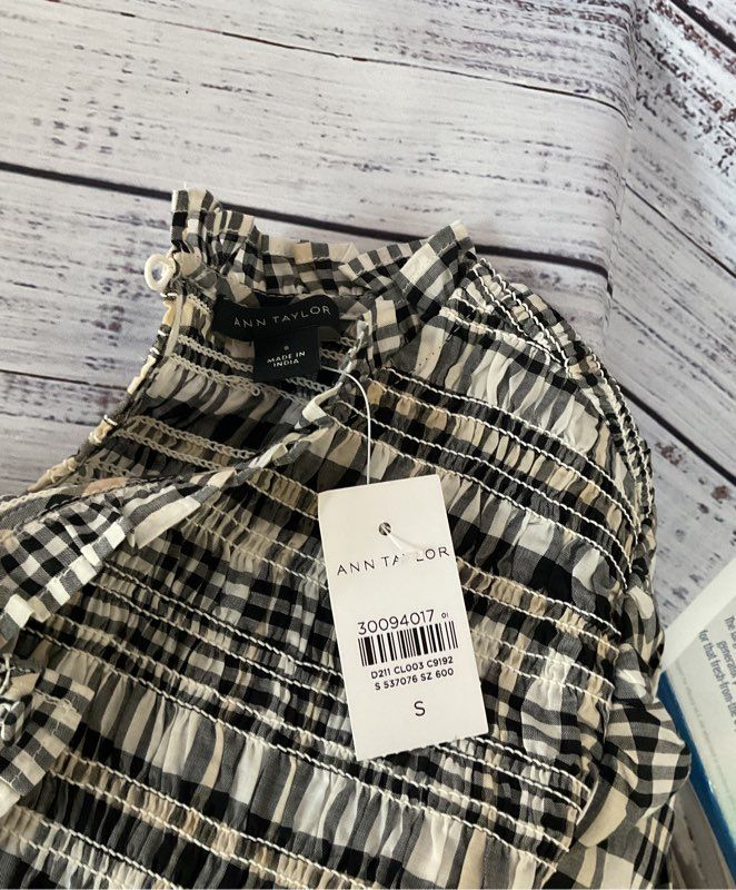 NWT Women's Ann Taylor Black White and Beige Plaid LS Top Size S