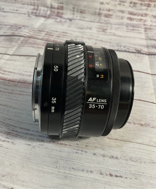 Minolta Maxxum AF Zoom 35-70mm 1:4 (22) With Pouch Bag