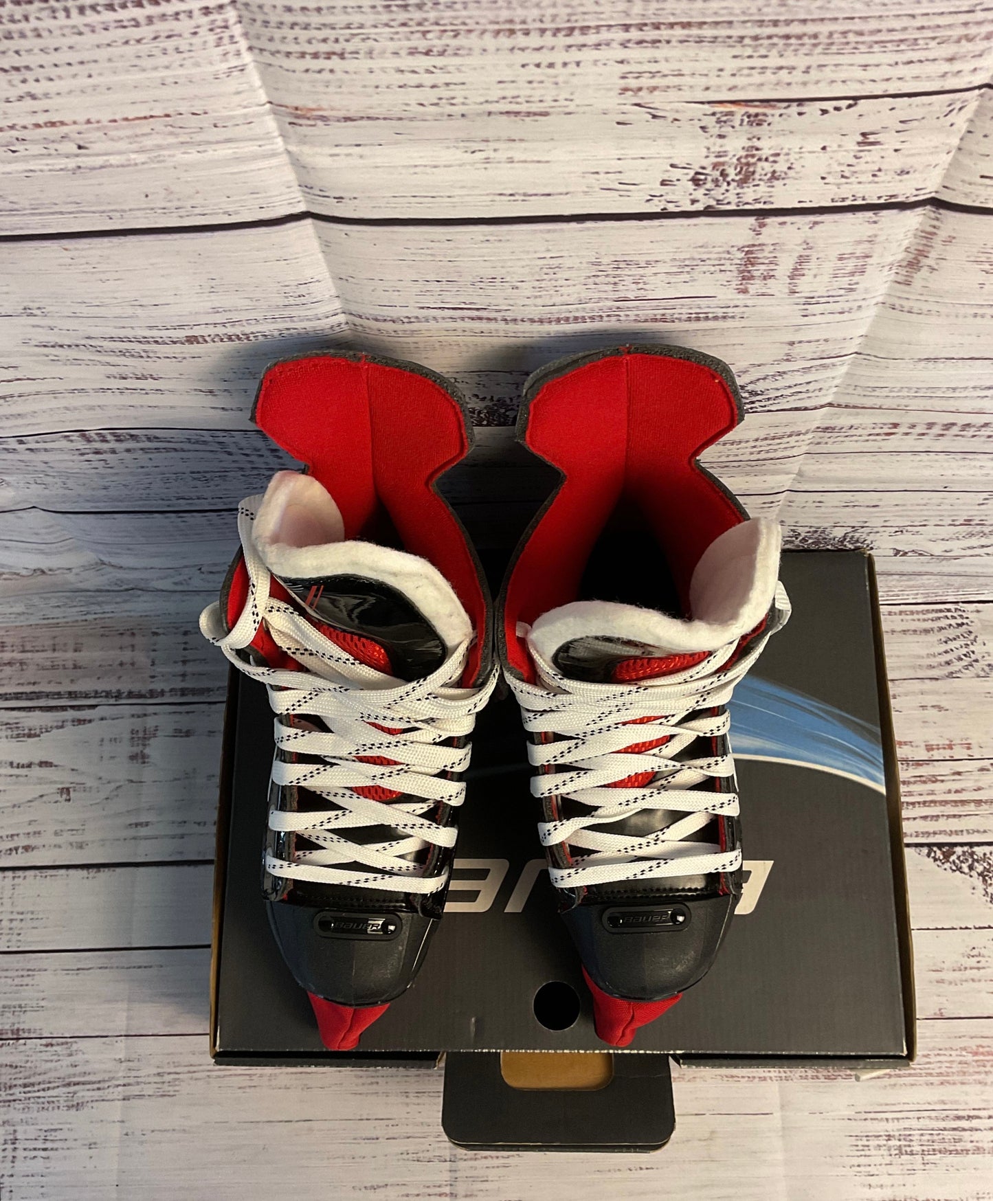 Bauer NSX Juniors Ice Hockey Skates- Black and Red, Size: 3 with Skate Guards