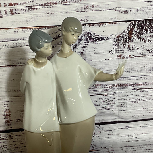 VTG. LLARDO Boys Choir Glossy Porcelain Figurine- 8"